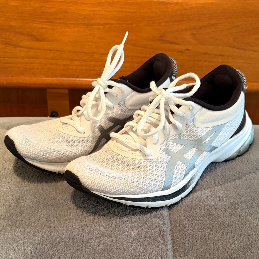 Asics Gel-KUMO Lyte 2 running shoes
